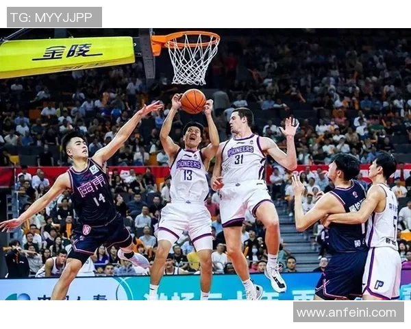 中国篮球联赛迎来新赛季 多支队伍引进强援力争争冠